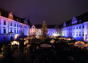 Weihnachtszauber Regensburg - Nürnberg - Schloss Guteneck